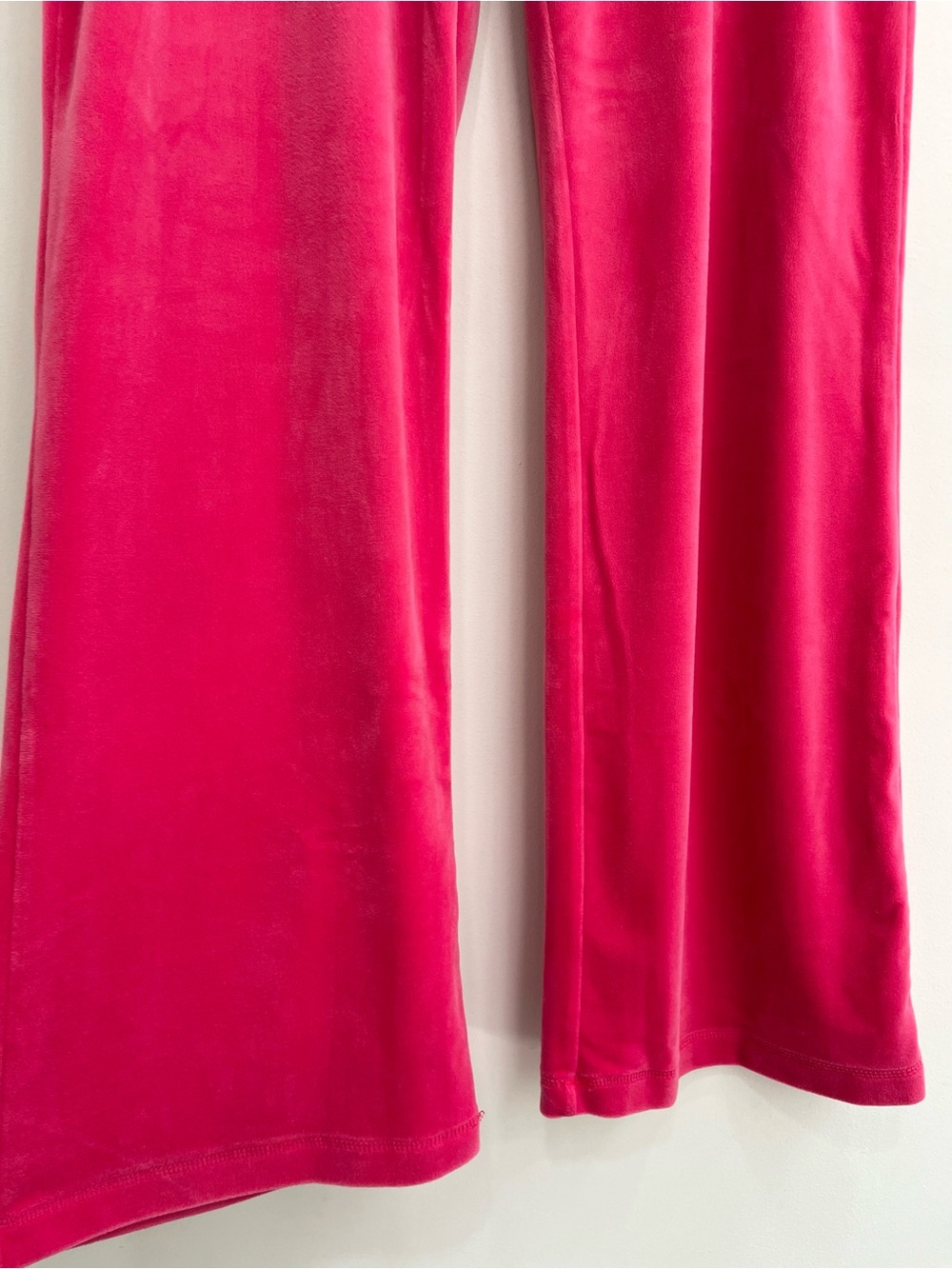 Juicy Couture Hot Pink Velour Track Suit Rhinestone Bum Size Medium - Picture 12 of 16